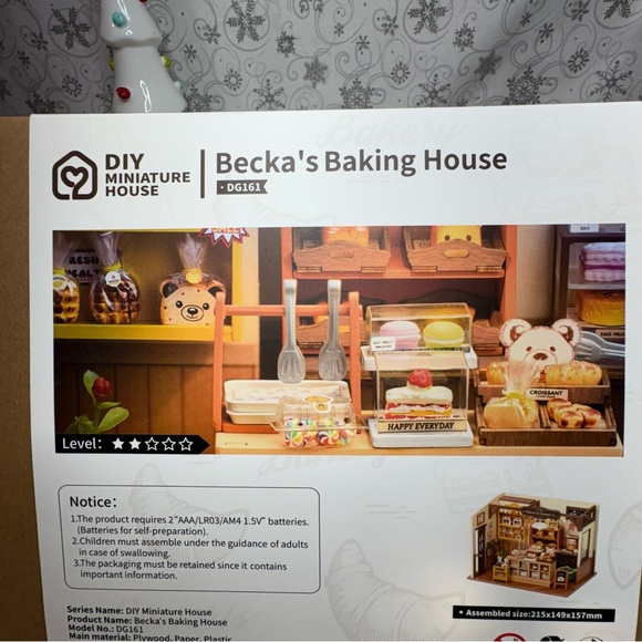 Rolife DIY Miniature House - Becka's Baking House DG161 Christmas Stocking Stuff - Picture 6 of 12